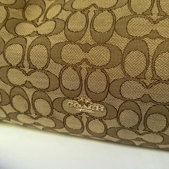 Coach East/West Celeste Signature Hobo Shoulder Bag Purse Brown Tan EUC - Picture 2 of 9